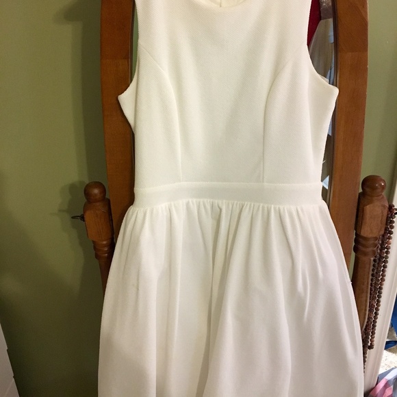White Summer Dress - Picture 2 of 3